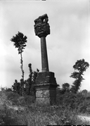 Croix monumentale, Trefflay (Saint-Servais)
