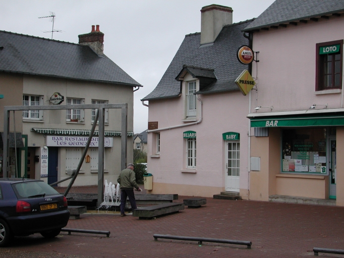 Maison, place Eugène Choux (La Chapelle-des-Fougeretz)