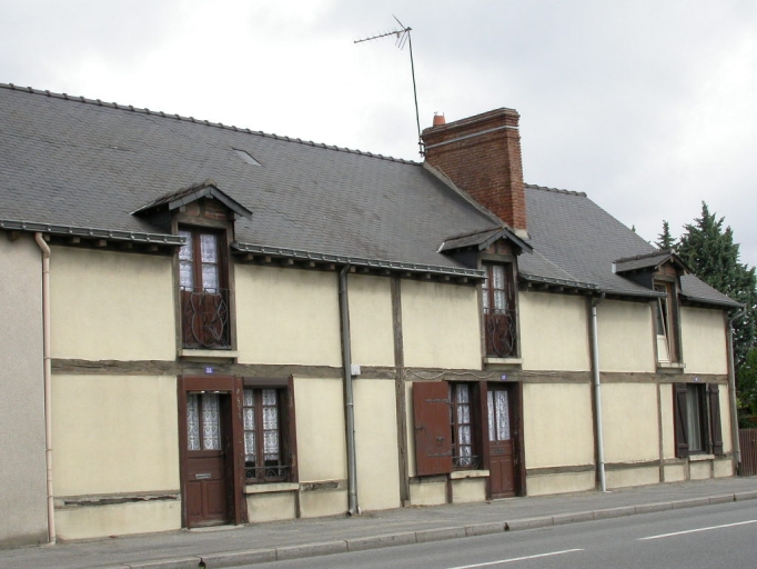 Alignement de trois maisons, 33-35-37 faubourg de Vitré (La Guerche-de-Bretagne)