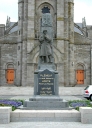 Monument aux morts dit monument aux enfants de Pléneuf morts pour la France, place de Nantois (Pléneuf-Val-André)
