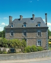 Presbytère, actuellement résidence Le Prieuré, 9 rue François-René de Chateaubriand (Lanhélin fusionnée en Mesnil-Roc'h en 2019)
