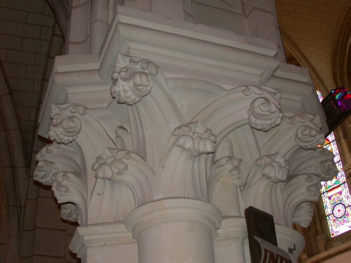 Ensemble de 12 chapiteaux