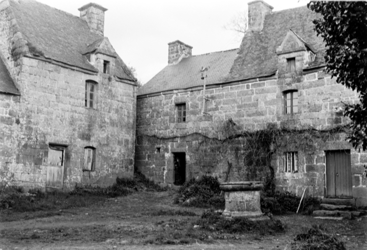 Manoir, Kerguillo (Lanrivain)