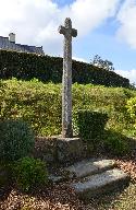 Croix du bourg dite "Croix Blanche" (Kermaria-Sulard)