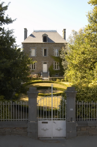 Maison de Maître, 13 rue de la Rance (La Ville-ès-Nonais)