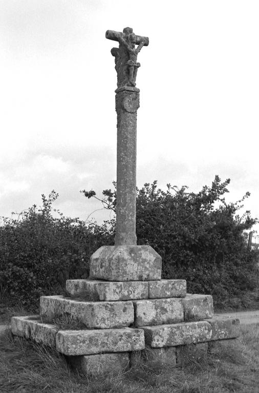 Croix monumentale, Moellien (Plonévez-Porzay)
