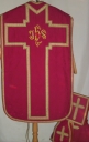 Ornement rouge 1 : chasuble, voile de calice, bourse de corporal, manipule, étole