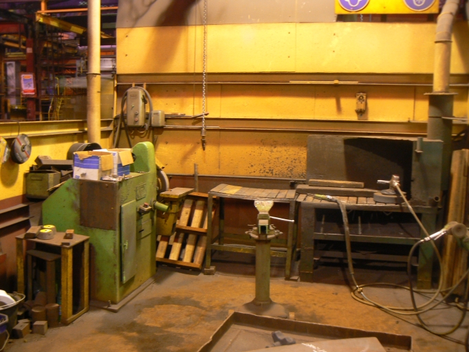 Machine à meuler (meule de type bâti)