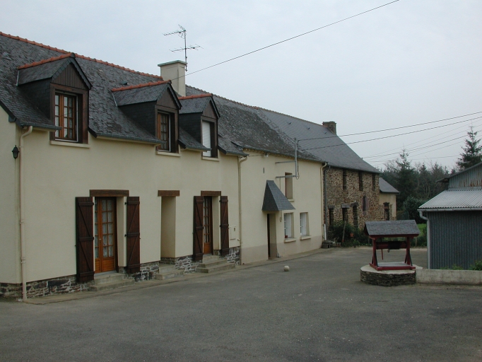 Maisons, alignement de trois logis, la Vigne (Bréal-sous-Montfort)