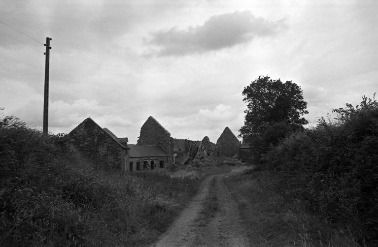 L'enclos résidentiel de La Porte, Saint-Sulien (Saint-Rieul)
