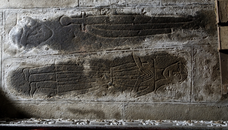 Dalle funéraire de chevalier