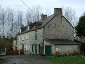 Alignement de maisons, les Remardières (Saint-Pierre-de-Plesguen fusionnée en Mesnil-Roc'h en 2019)