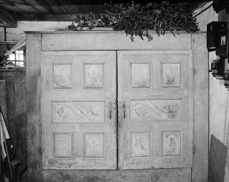 Armoire de sacristie 1, église paroissiale Sainte-Édiltrude (Tréflez)