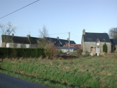 Alignement de maisons, le Champ Gelé (Lanhélin fusionnée en Mesnil-Roc'h en 2019)