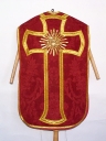 Ornement rouge 1 : chasuble, étole, bourse de corporal, voile de calice