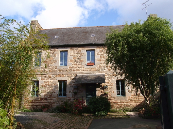 Maison, rue de la Poste (Penvénan)