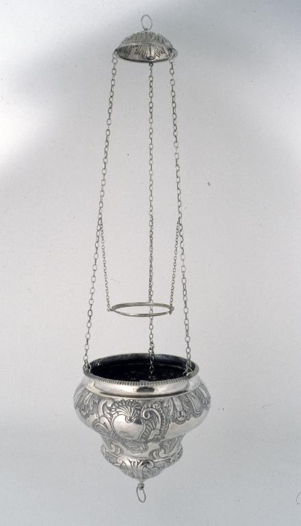 Lampe de sanctuaire, église paroissiale Saint-Denis (Saint-Gravé)