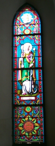 Ensemble des verrières à personnages des baies 0 à 4, de la rose et du tympan : Vierge de Pitié, saint Jean-Baptiste, sainte Philomène, saint Joseph et l'Enfant, saint Stanilas Kostka, Apparition du Sacré-Coeur, anges