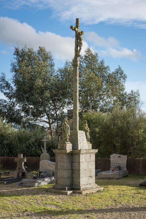 Calvaire du cimetière (Hengoat fusionnée en La Roche-Jaudy en 2019)