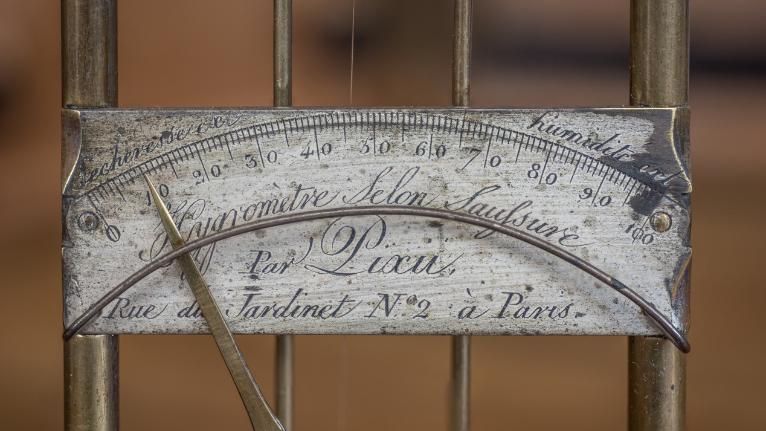 Présentation de la collection d'instruments scientifiques du lycée Émile Zola, Avenue Jean Janvier (Rennes)