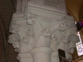 Ensemble de 12 chapiteaux