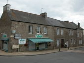 Maisons, 2-4 rue des Lavoirs (Dingé)