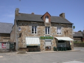 Maison à boutique, 2 rue du Bain (Aubigné)