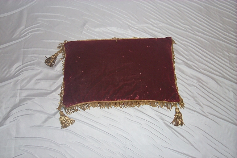 Coussin d'autel (Maure-de-Bretagne fusionnée en Val d'Anast en 2017)