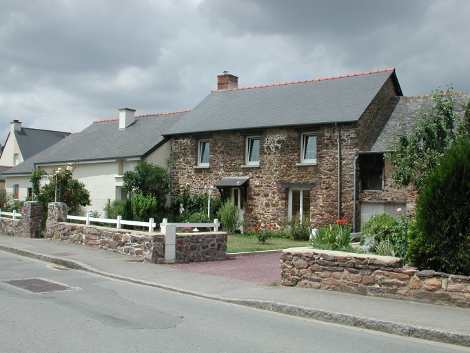 Alignement de deux maisons et de dépendances, 4,6 rue de Saint-Péran (Talensac)