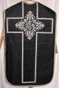 Ornement noir 3 : chasuble, bourse de corporal, étole, manipule, voile de calice