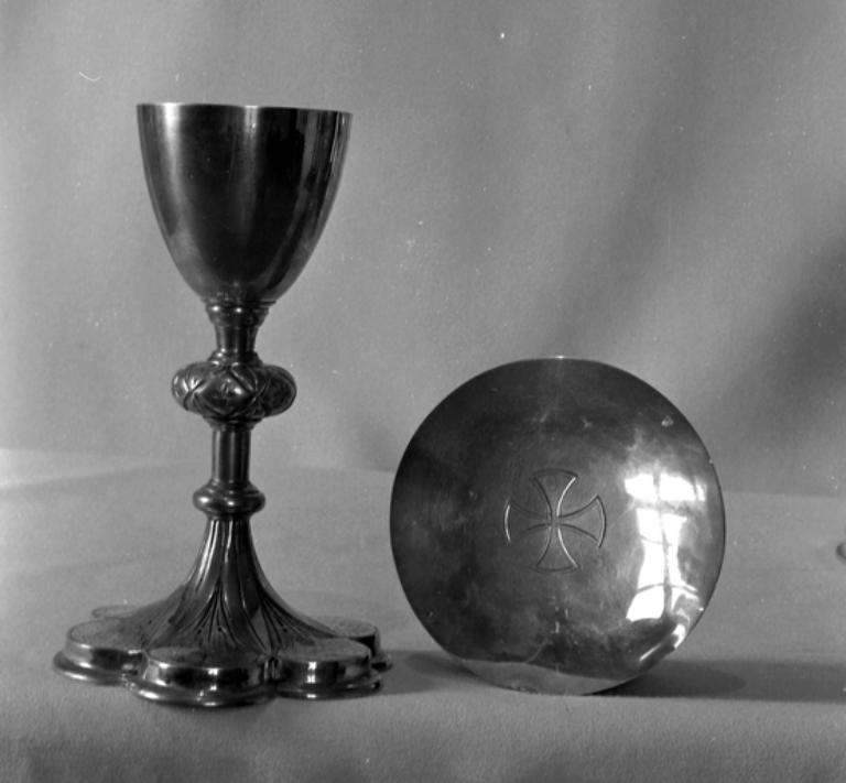 Calice & patène 5, église Saint-Hervé (Caro)