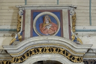 Demi-relief : Vierge