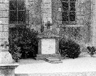 Monument aux morts 2, église paroissiale Saint-Pierre (Plounévez-Lochrist)