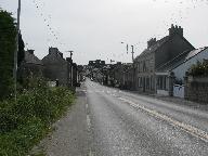 Ancienne route royale 170, actuellement route départementale D.770, dite rue Emile Salaün et les glacis (Hôpital-Camfrout)