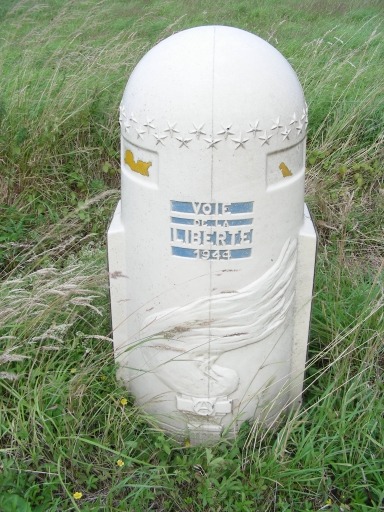 Borne de la liberté, route de Dol à Saint-Malo (La Gouesnière)