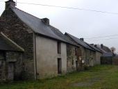 Alignement de logis, le Clos Jules (Sixt-sur-Aff)