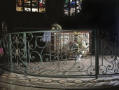 Ensemble de deux clôtures d'autel et d'une clôture de chœur