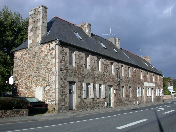 Alignement de quatre logis, 17, 19, 21 rue Ernest Renan, Pont-Couennec (Perros-Guirec)