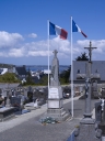 Monuments aux morts, rue du Chanoine Bossennec ; cimetière (Camaret-sur-Mer)