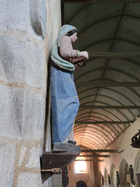 Statue : sainte Catherine d'Alexandrie, église paroissiale Saint-Agapit (Plouégat-Guérand)