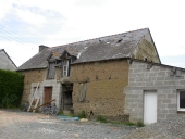 Alignement de deux maisons, la Chapelle Trévinal (Trévérien)