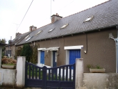 Maisons, alignement de trois logis, 17 rue Duguay-Trouin, la Ville-Louais (Pordic)