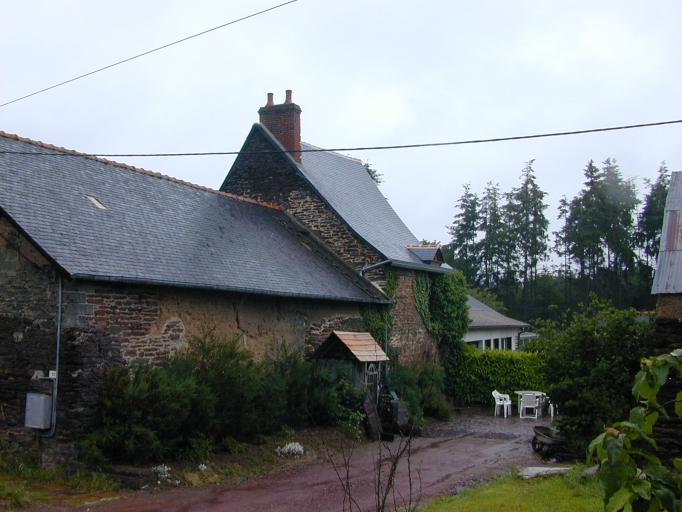 Ferme puis relais de poste, actuellement maison, Cossinade (Saint-Thurial)
