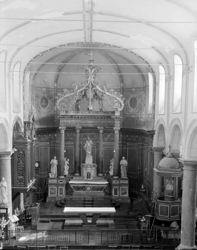 Autel, tabernacle, baldaquin (maître-autel, autel à la romaine)