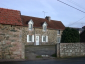 Ancienne ferme, actuellement maison, Caroual-Village, 20 rue du Village de Caroual (Erquy)