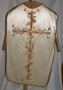 Ornement blanc 3 : chasuble, bourse de corporal, étole, voile de calice