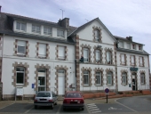 École, 3, 5, 7 rue de la République (Etables-sur-Mer fusionnée en Binic-Etables-sur-Mer en 2016)