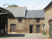 Alignement de trois maisons, Beauregard (Saint-Médard-sur-Ille)