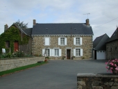 Ferme, 6 rue de la Mairie, les Rochers (Vergéal)
