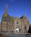 L'église paroissiale, les chapelles, les fontaines de dévotion, les temples, les cimetières, calvaires, croix monumentales, croix de chemin, oratoires et monuments aux morts sur la commune de Perros-Guirec